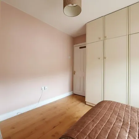 Habitación en casa particular Private Double Near Heuston Luas & Direct Airport Bus Link *
