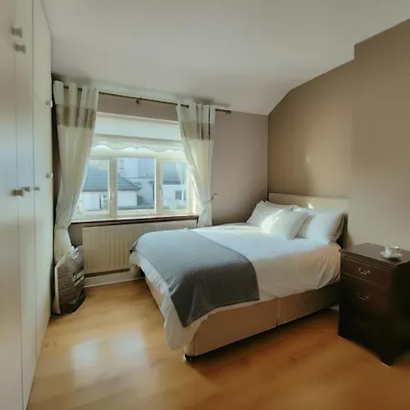 Private Double Near Heuston Luas & Direct Airport Bus Link * Dublin