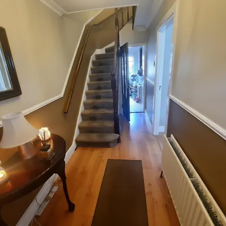 Private Double Near Heuston Luas & Direct Airport Bus Link * Dublín