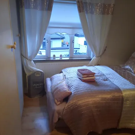 Habitación en casa particular Private Double Near Heuston Luas & Direct Airport Bus Link *