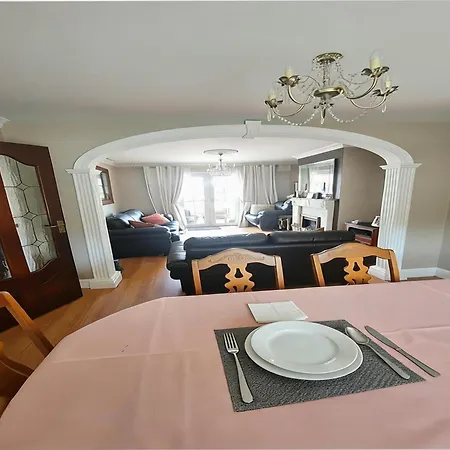 Private Double Near Heuston Luas & Direct Airport Bus Link * Dublín